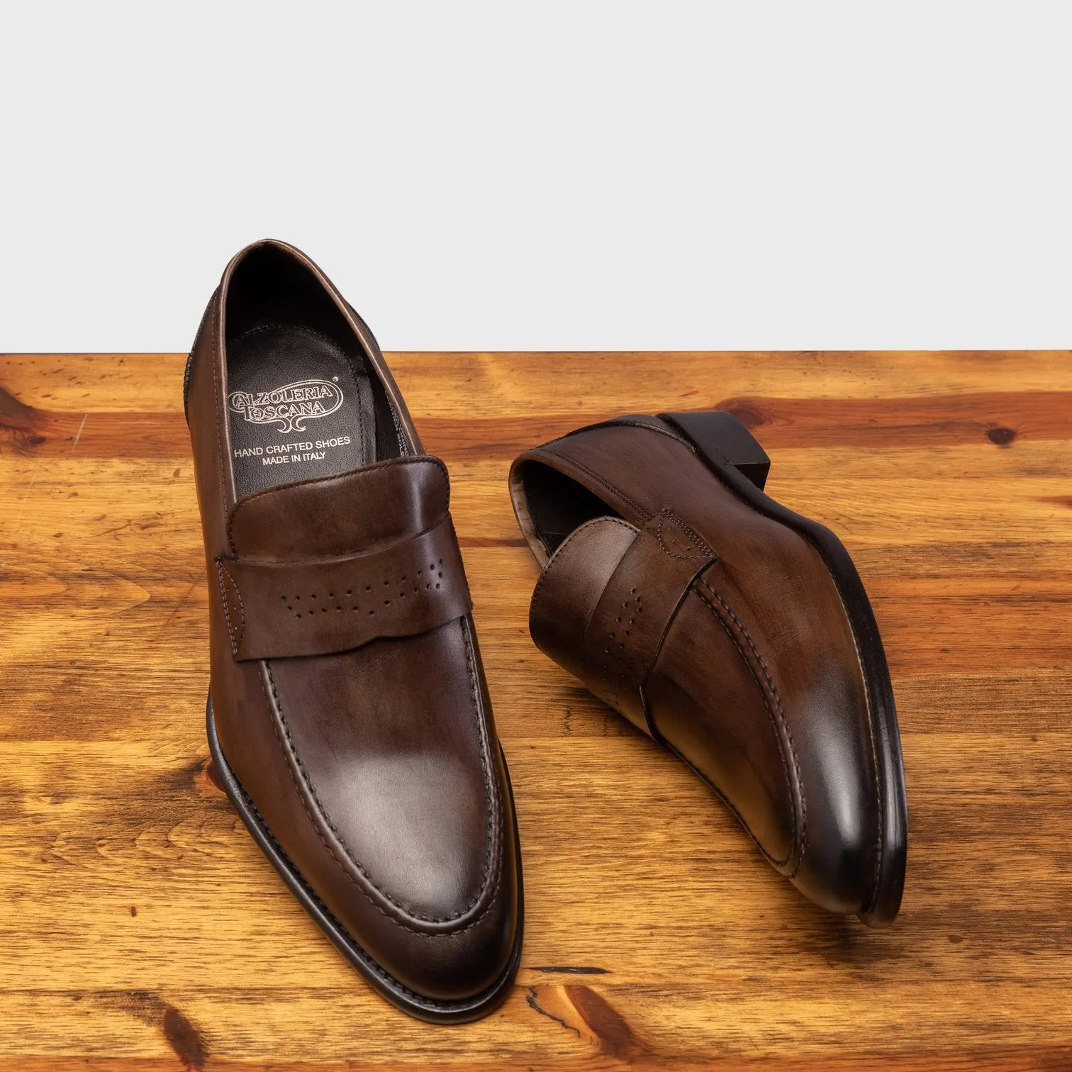 Calzoleria Toscana Wholecut Slip-On | Q540