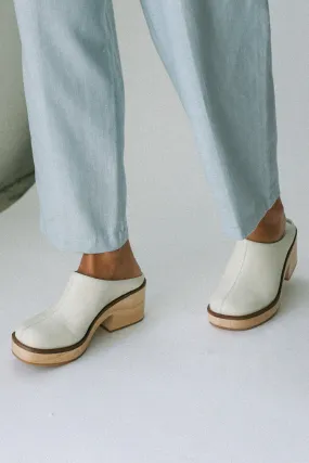 Cream Tides Clog