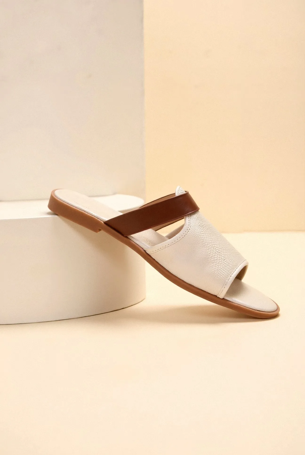 Old Money Solid Color Casual Slip On Lightweight Slides