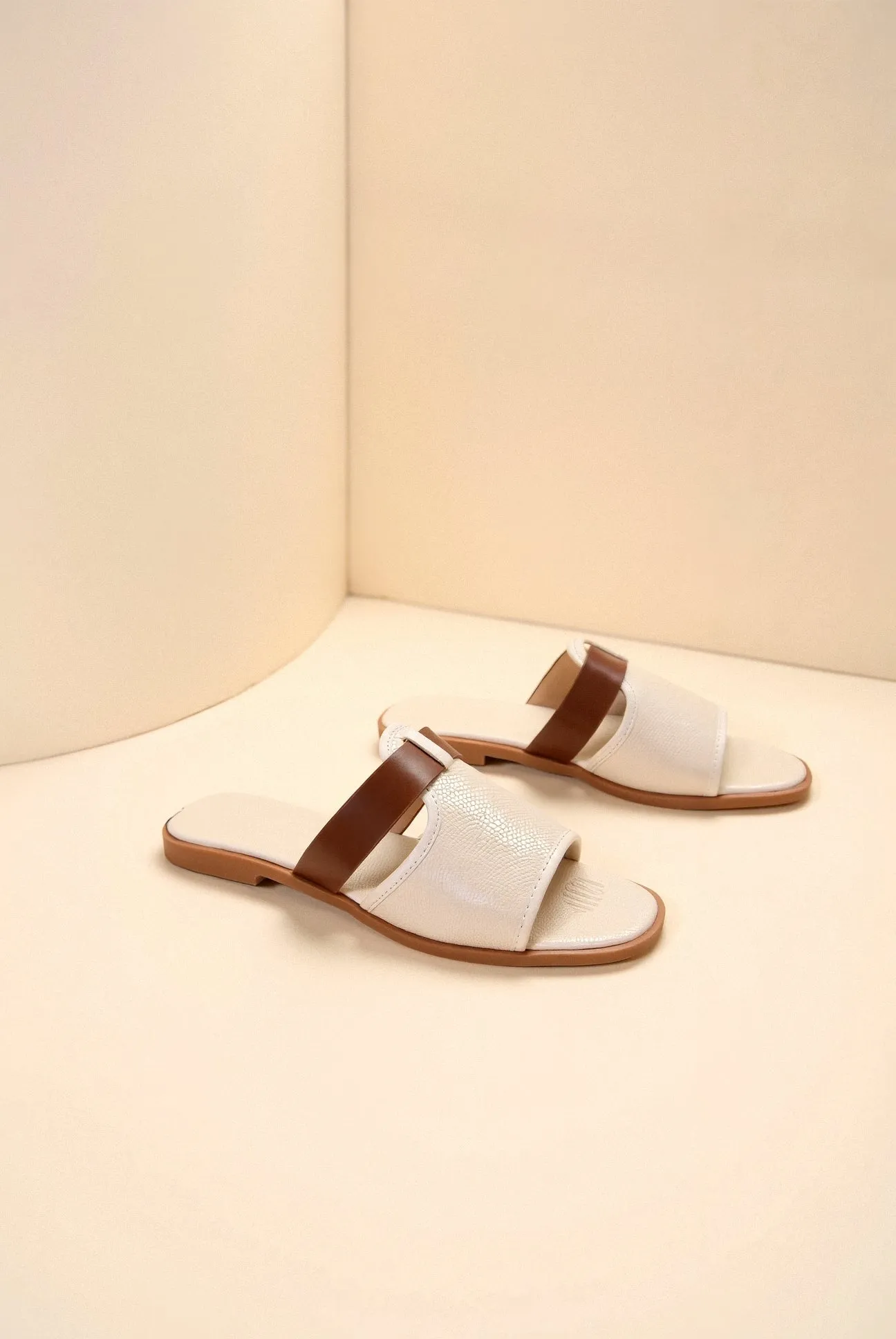 Old Money Solid Color Casual Slip On Lightweight Slides