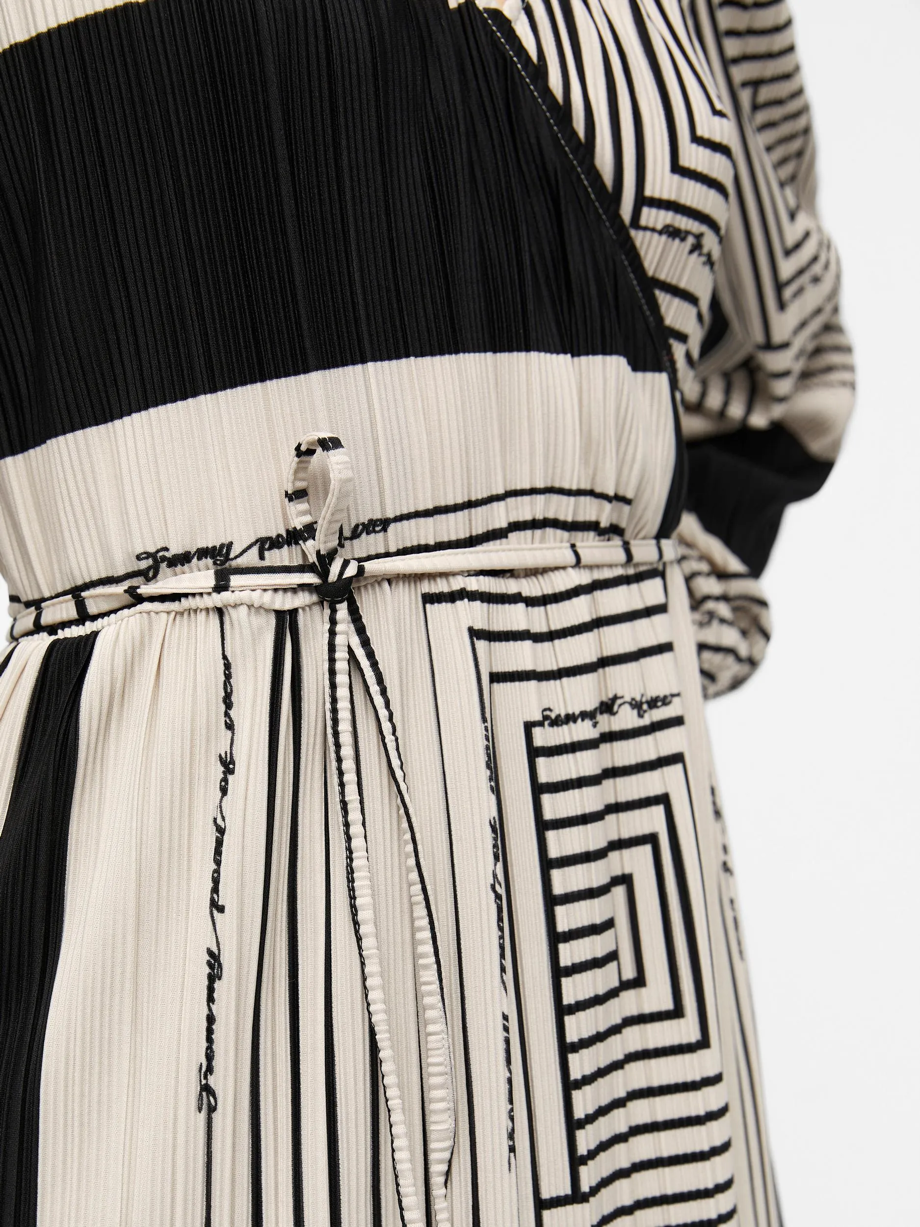 TOBINA WRAP DRESS (BLACK/IVORY)